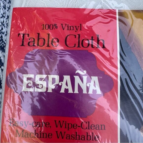 Vintage España White Vinyl Tablecloth - Picture 2 of 8